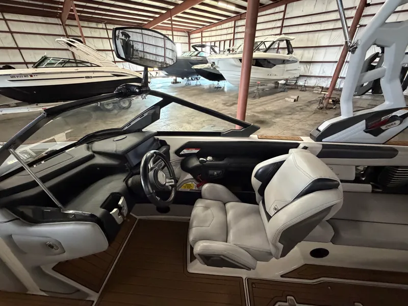 Slide: The Image of Nautique Super Air Nautique G25 2020 - 25