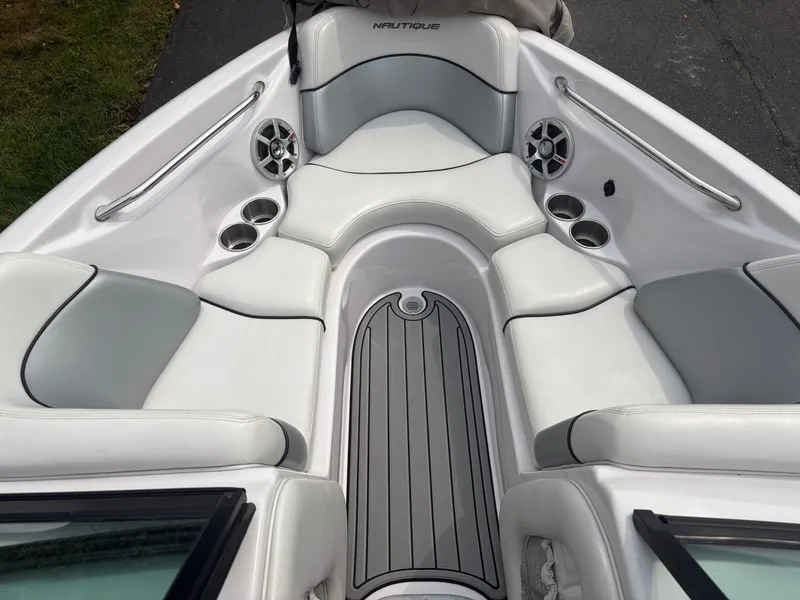 Slide: The Image of Correct Craft Air Nautique SV-211 2008 - 18