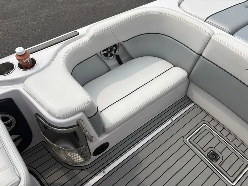 Slide: The Image of Correct Craft Air Nautique SV-211 2008 - 12