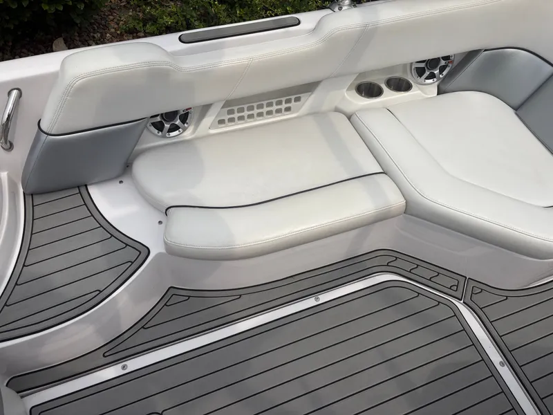 Slide: The Image of Correct Craft Air Nautique SV-211 2008 - 17