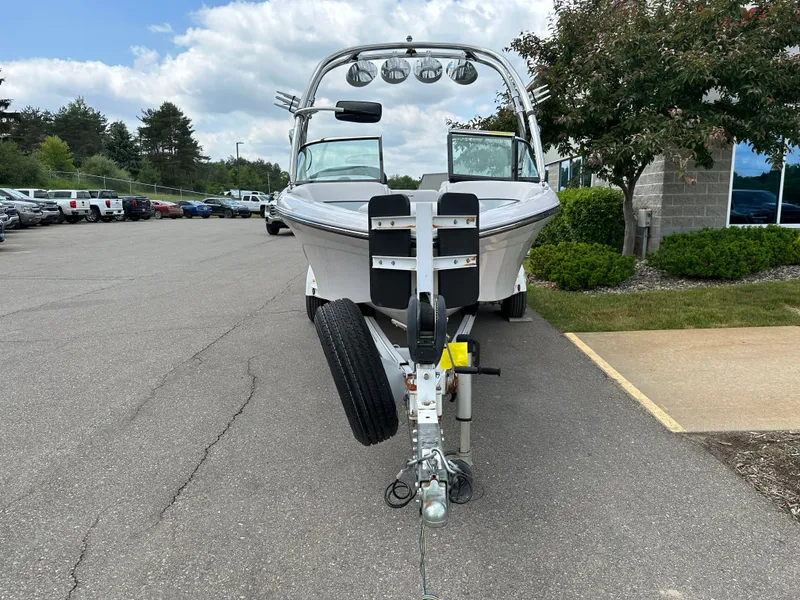 Slide: The Image of Correct Craft Air Nautique SV-211 2008 - 4