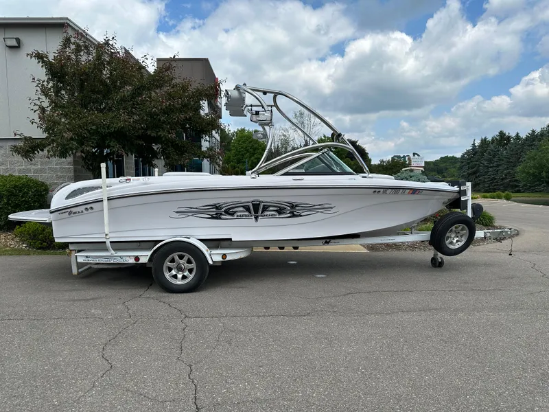 The Image of Correct Craft Air Nautique SV-211 2008 - 1