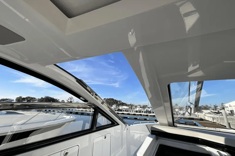 Slide: The Image of Cruisers 42 GLS Outboard 2024 - 15