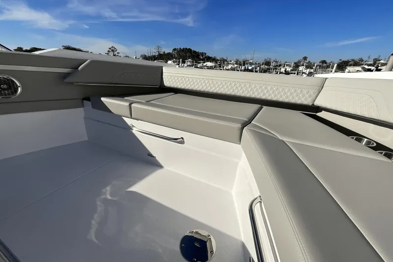 Slide: The Image of Cruisers 42 GLS Outboard 2024 - 20