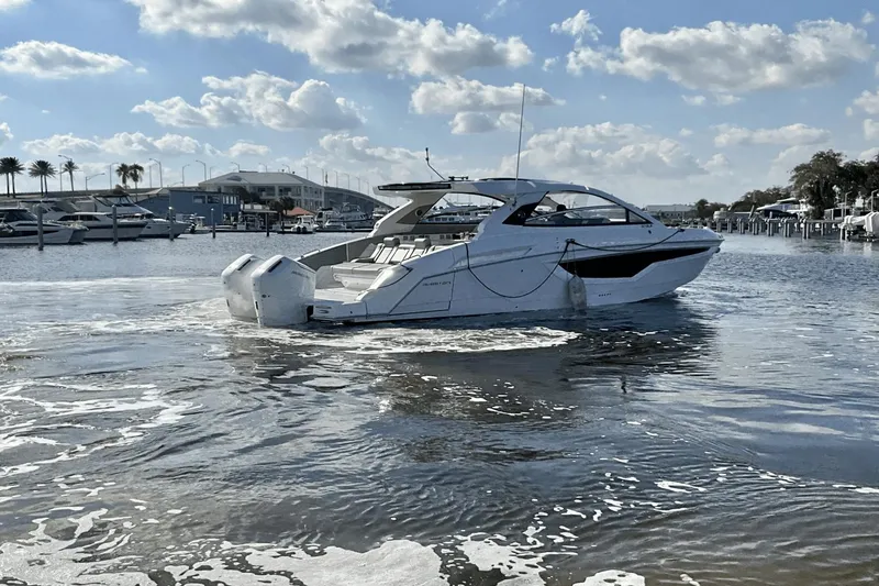 Slide: The Image of Cruisers 42 GLS Outboard 2024 - 3