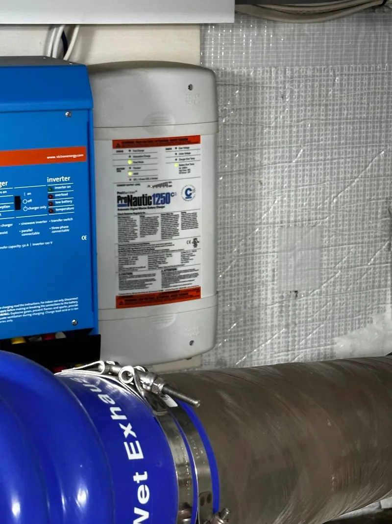 Slide: The Image of Sabre 42 Hard Top Express 2008 - 75