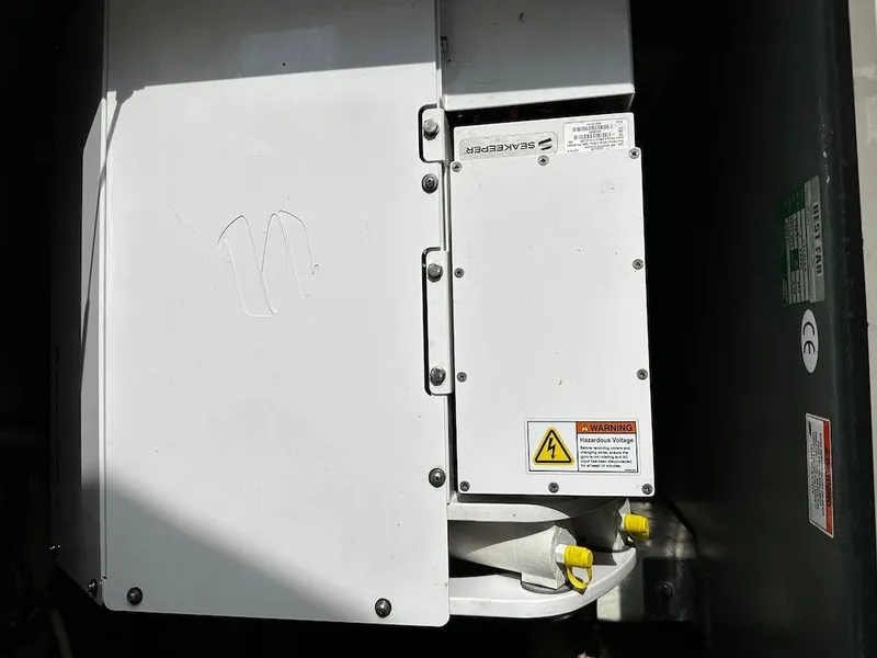 Slide: The Image of Sabre 42 Hard Top Express 2008 - 80