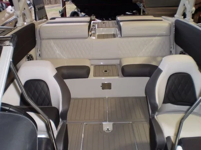 Slide: The Image of Crownline Boats 240 SS 2023 - 10