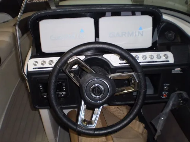 Slide: The Image of Crownline Boats 240 SS 2023 - 11