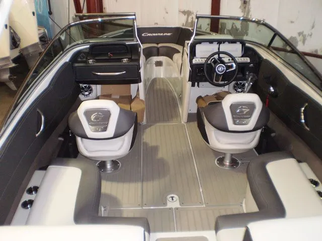 Slide: The Image of Crownline Boats 240 SS 2023 - 8