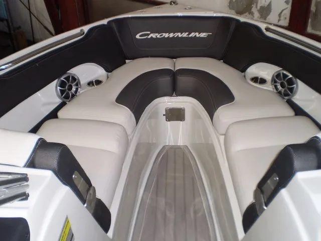 Slide: The Image of Crownline Boats 240 SS 2023 - 9