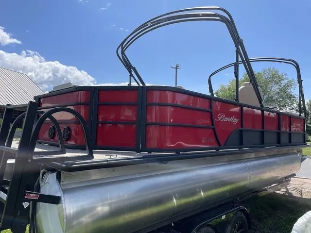 Slide: The Image of Bentley Pontoons Fish 243 (Sport3) 2023 - 4