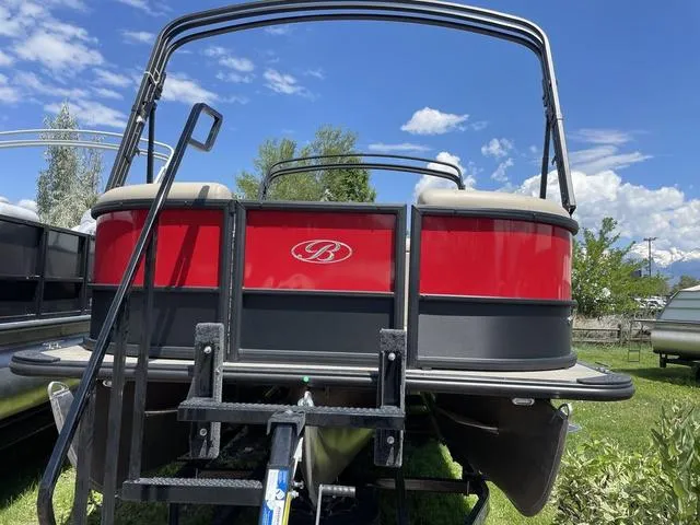 Slide: The Image of Bentley Pontoons Fish 243 (Sport3) 2023 - 6