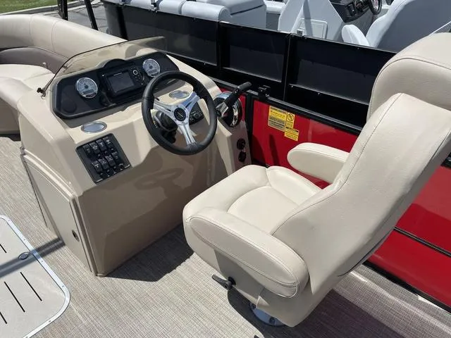 Slide: The Image of Bentley Pontoons Fish 243 (Sport3) 2023 - 8