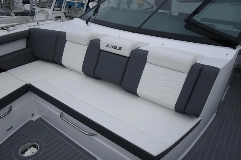 Slide: The Image of Cruisers 38 GLS Outboard 2024 - 40