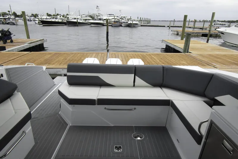 Slide: The Image of Cruisers 38 GLS Outboard 2024 - 47