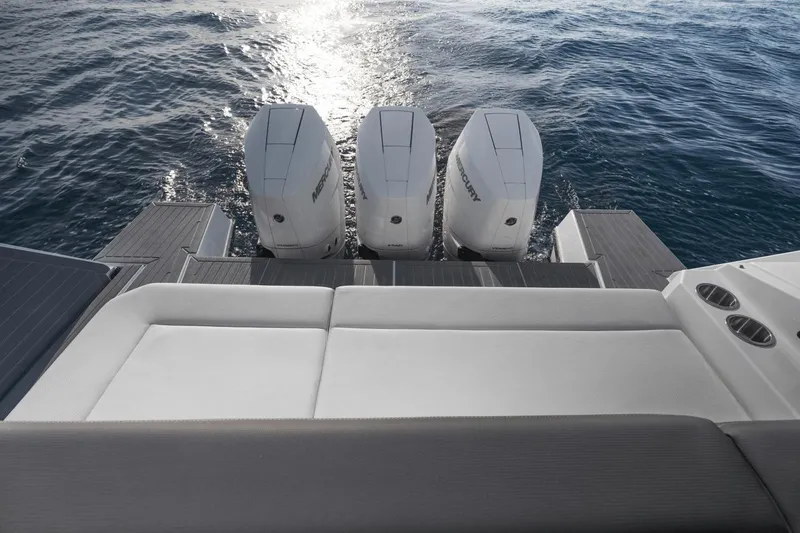 Slide: The Image of Cruisers 38 GLS Outboard 2024 - 52