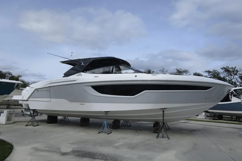 Slide: The Image of Cruisers 38 GLS Outboard 2024 - 54