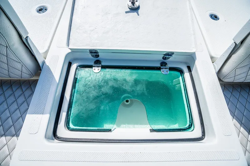 Slide: The Image of Livewell compartment on a 2021 Catalyst 2300 BAY boat. - 8
