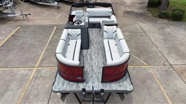 Slide: The Image of Crest Classic Platinum 240 SLS 2023 - 9