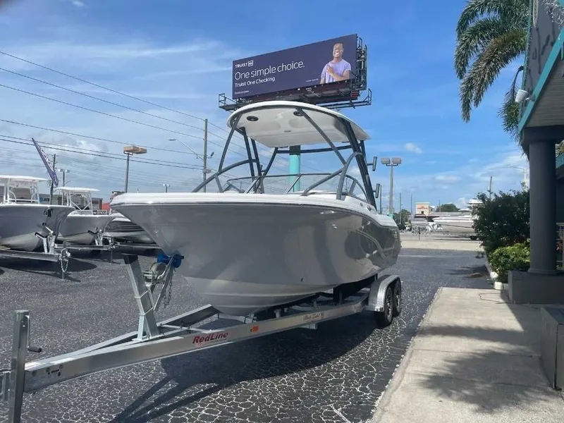 Slide: The Image of Sea Fox 228 Traveler 2024 - 10