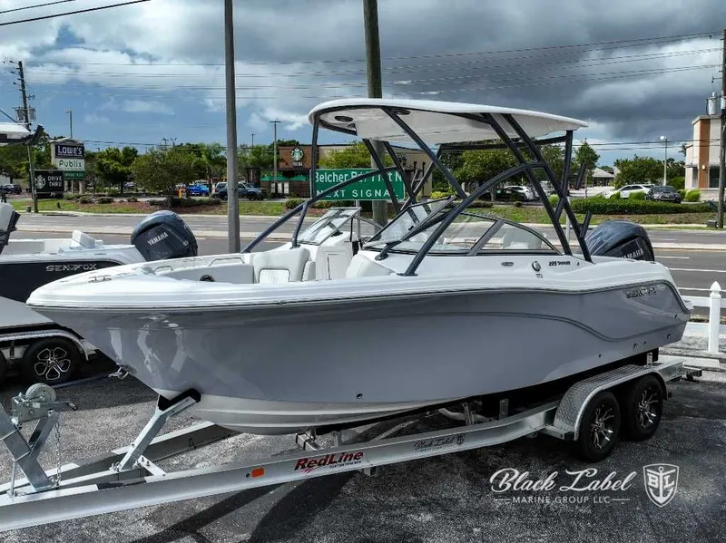 Slide: The Image of Sea Fox 228 Traveler 2024 - 14