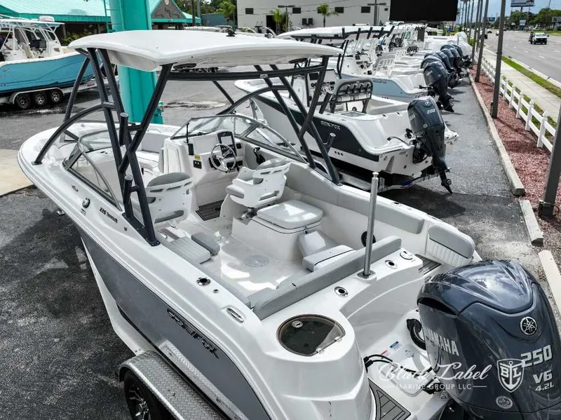 Slide: The Image of Sea Fox 228 Traveler 2024 - 16