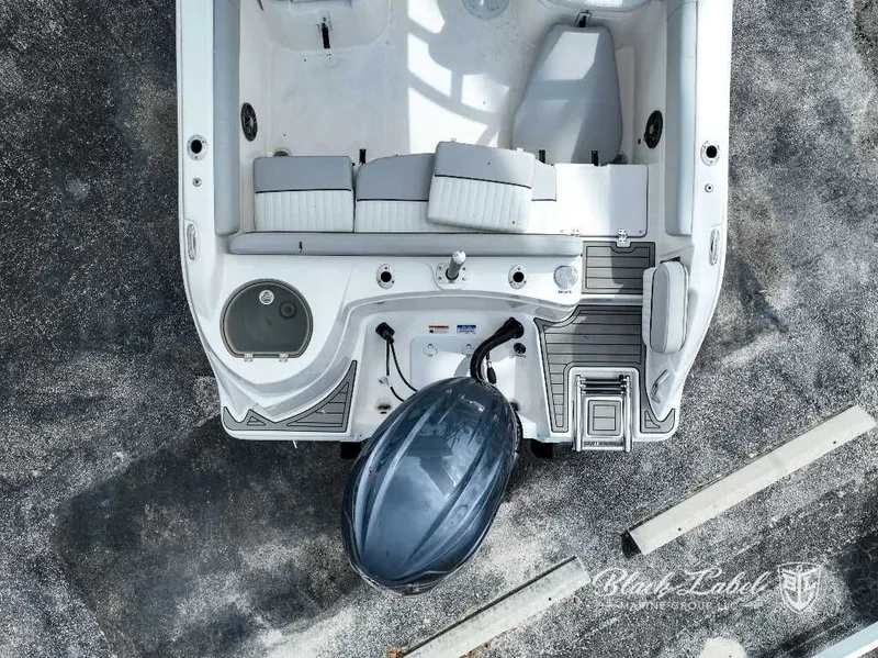 Slide: The Image of Sea Fox 228 Traveler 2024 - 19