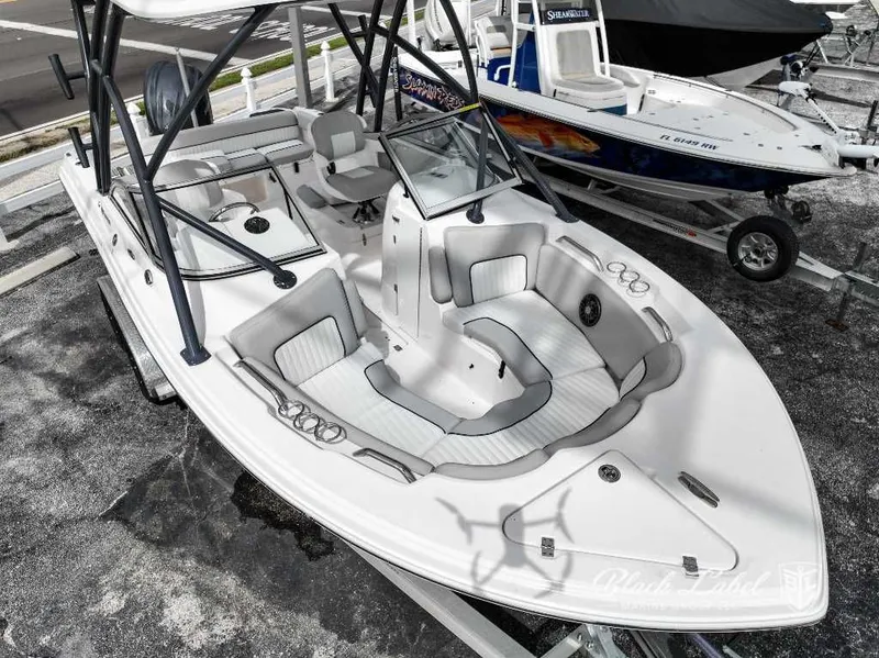 Slide: The Image of Sea Fox 228 Traveler 2024 - 22