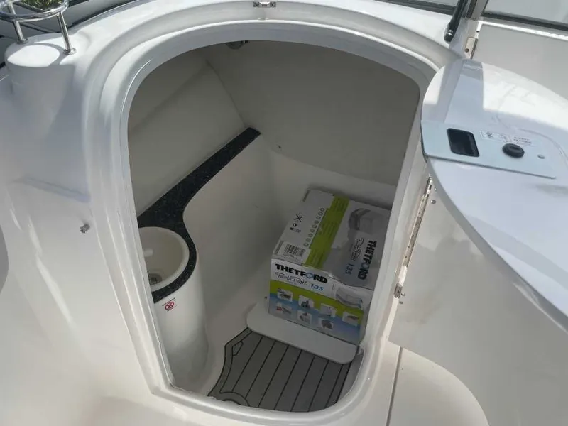 Slide: The Image of Sea Fox 228 Traveler 2024 - 4