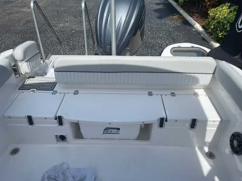 Slide: The Image of Sea Fox 228 Traveler 2024 - 6