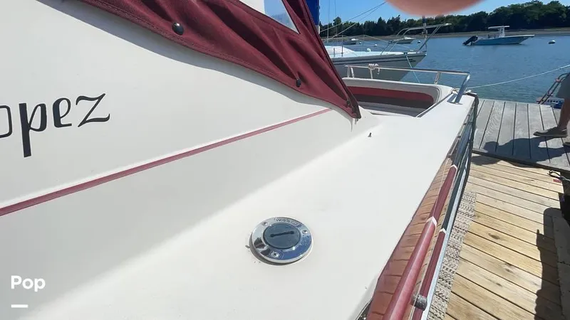 Slide: The Image of 1985 Wellcraft St Tropez 3200 for sale in Rockland, MA - 17