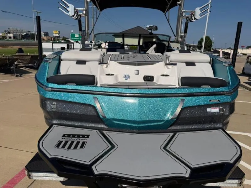 Slide: The Image of MasterCraft X22 2019 - 10