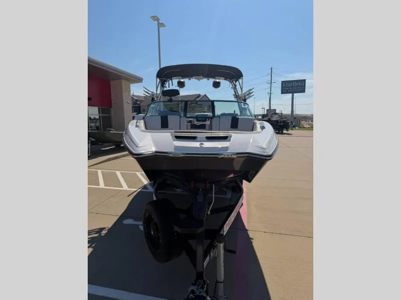 Slide: The Image of MasterCraft X22 2019 - 8