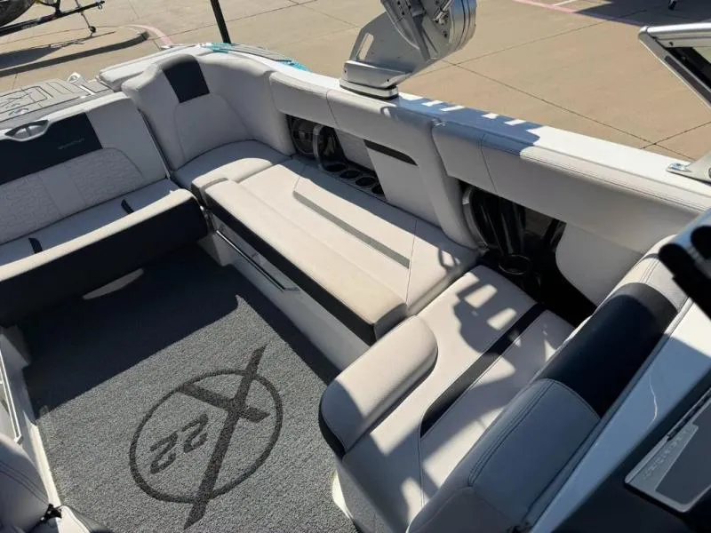 Slide: The Image of MasterCraft X22 2019 - 22