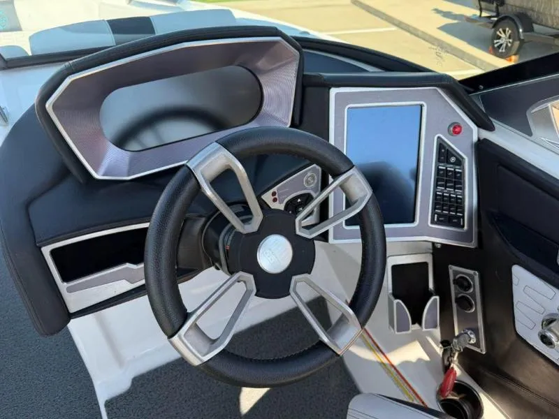 Slide: The Image of MasterCraft X22 2019 - 19