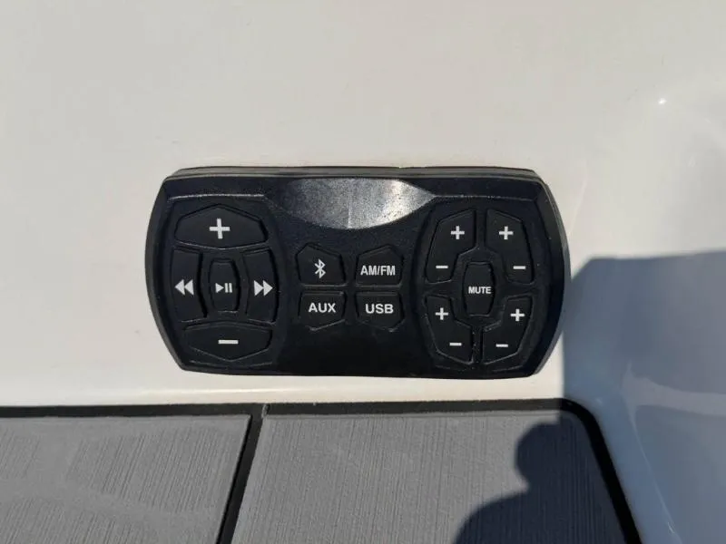Slide: The Image of MasterCraft X22 2019 - 14