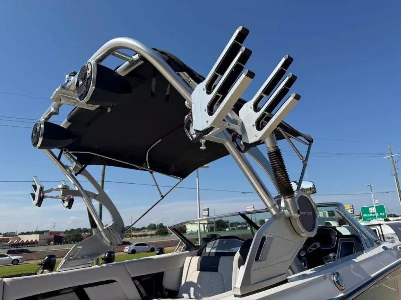 Slide: The Image of MasterCraft X22 2019 - 11
