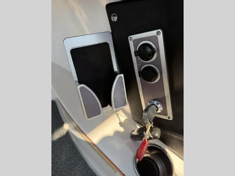 Slide: The Image of MasterCraft X22 2019 - 24