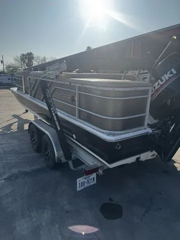 Slide: The Image of Hurricane FD2260F 2023 - 6