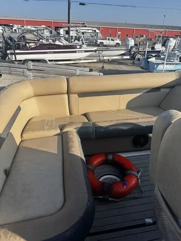 Slide: The Image of Hurricane FD2260F 2023 - 8