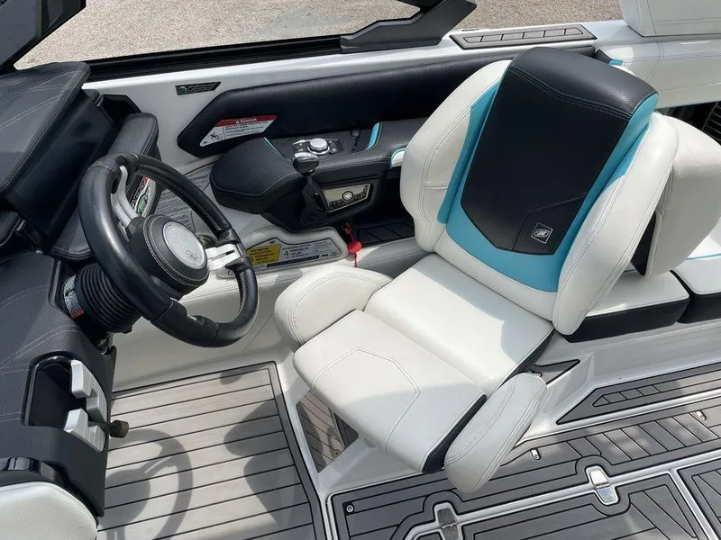 Slide: The Image of Nautique Super Air Nautique G23 2019 - 6