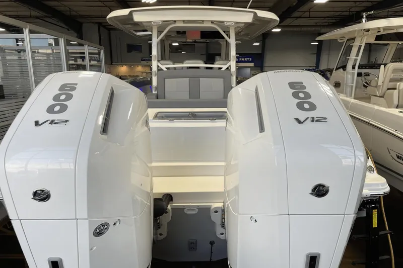 Slide: The Image of Boston Whaler 380 Outrage 2024 - 17
