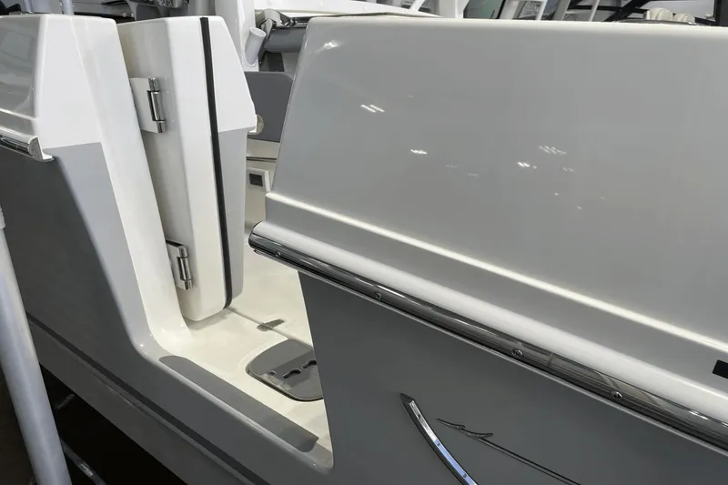 Slide: The Image of Boston Whaler 380 Outrage 2024 - 19