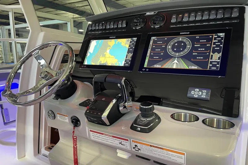 Slide: The Image of Boston Whaler 380 Outrage 2024 - 36