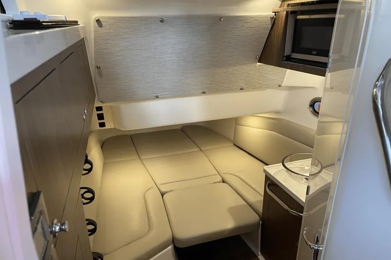 Slide: The Image of Boston Whaler 380 Outrage 2024 - 60