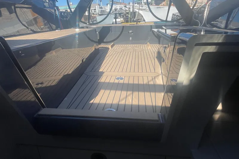 Slide: The Image of Saffier 33 Life 2026 - 15