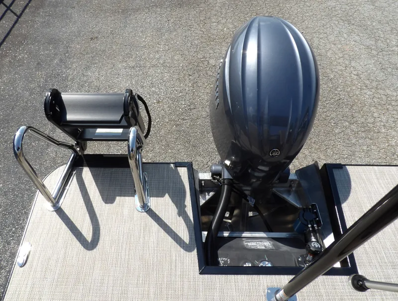 Slide: The Image of Veranda VR235RC 2026 - 18