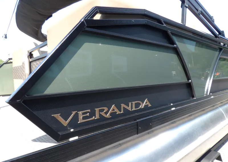 Slide: The Image of Veranda VR235RC 2026 - 5