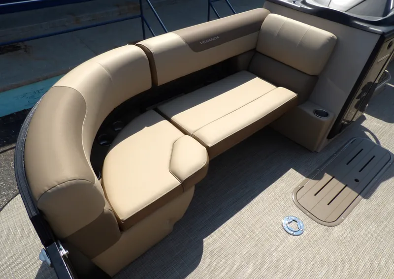 Slide: The Image of Veranda VR235RC 2026 - 11